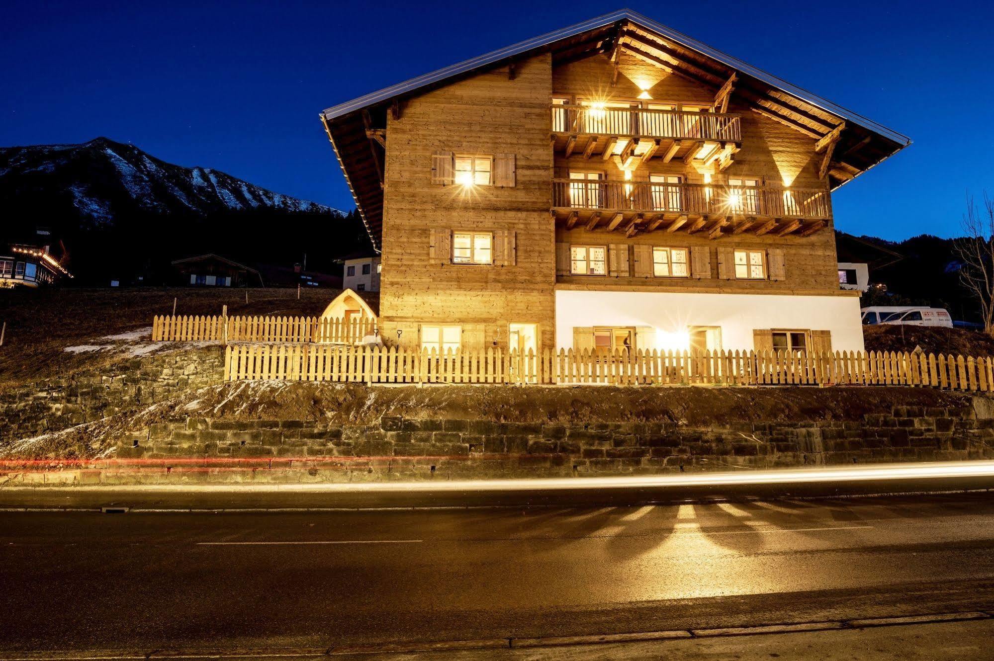 Alpen Select Lodge Kleinwalsertal Riezlern Ngoại thất bức ảnh